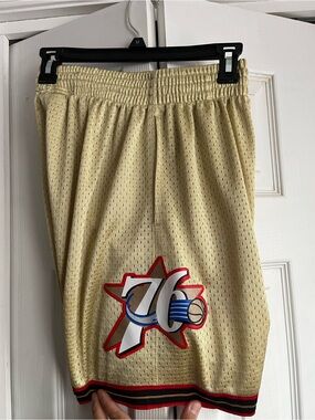 Mitchell & Ness Philadelphia 76ers Gold Throwback Shorts - Size Small